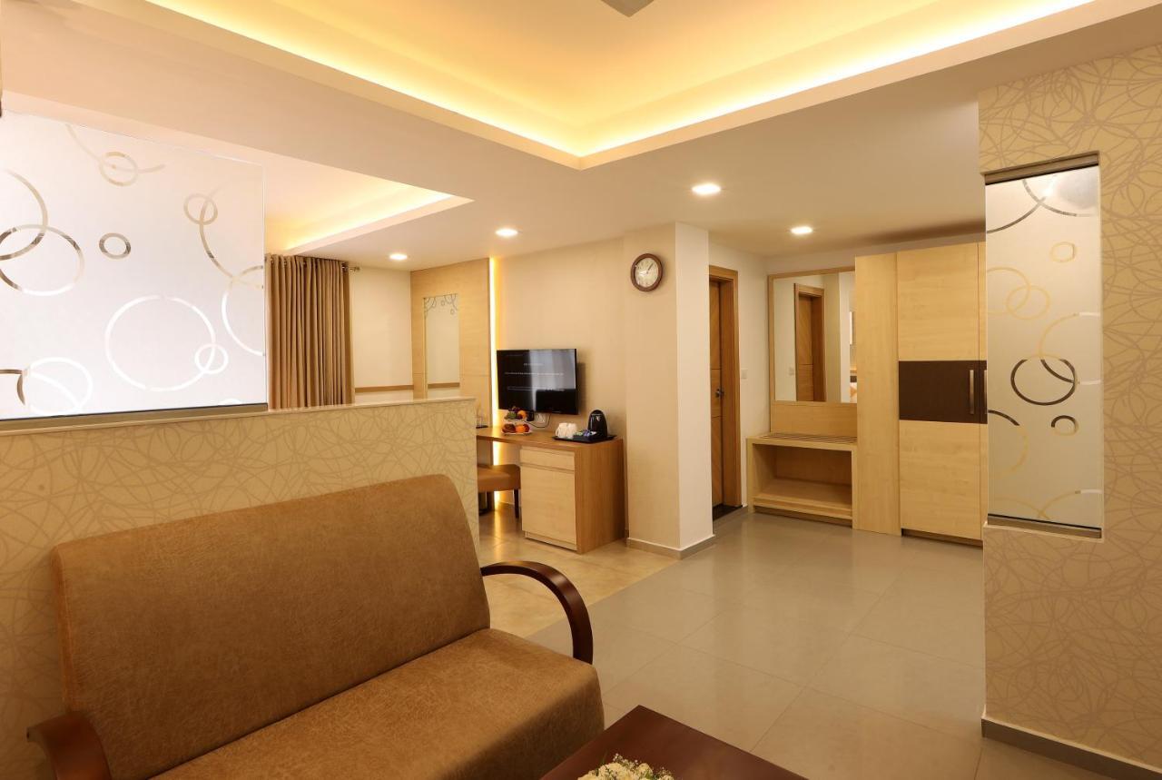 Hotel Flora Charishma Residency Aluva à Kochi Extérieur photo