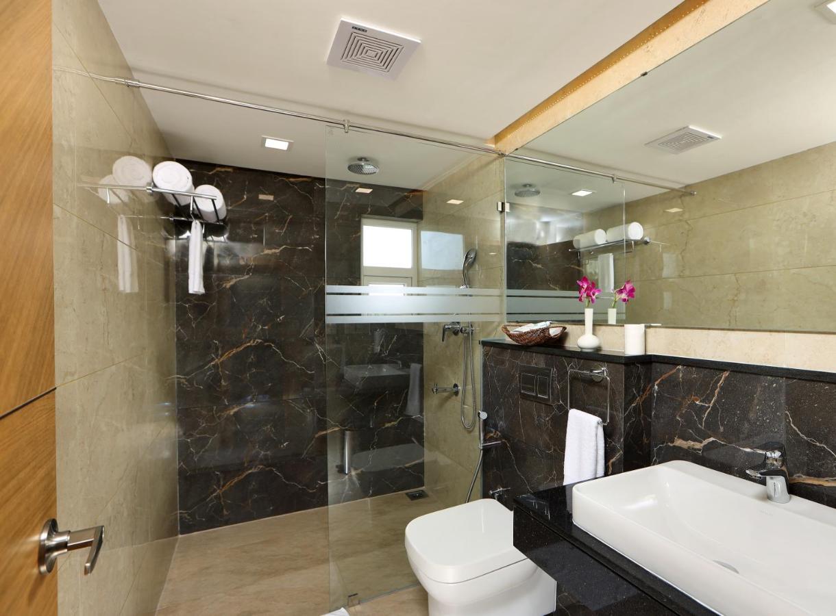Hotel Flora Charishma Residency Aluva à Kochi Extérieur photo