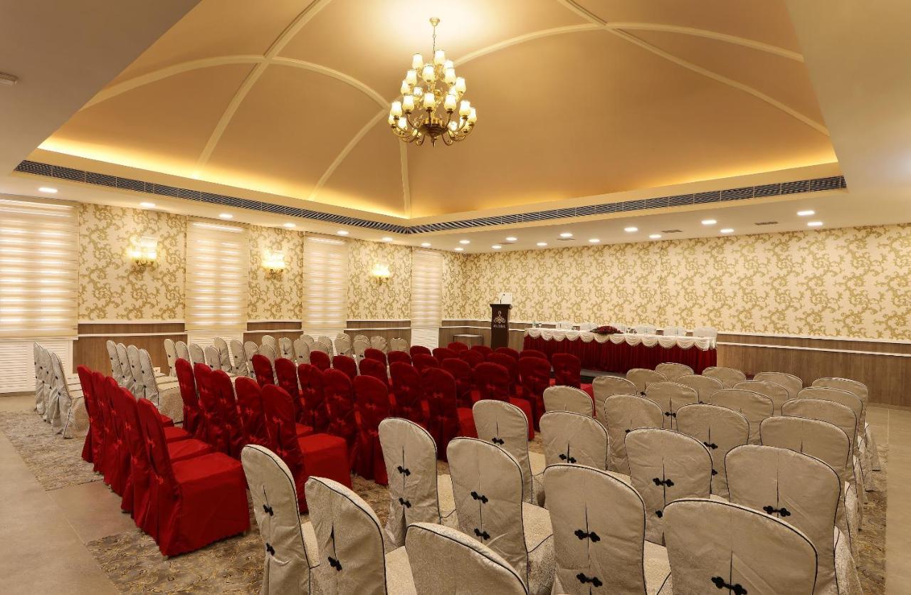 Hotel Flora Charishma Residency Aluva à Kochi Extérieur photo